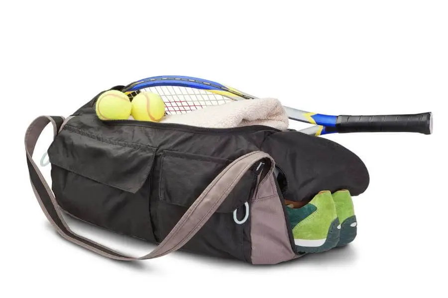 uitlijning behuizing cement Is Tennis Racket Allowed in Hand Luggage? (READ THIS FIRST) – Sport Tasty